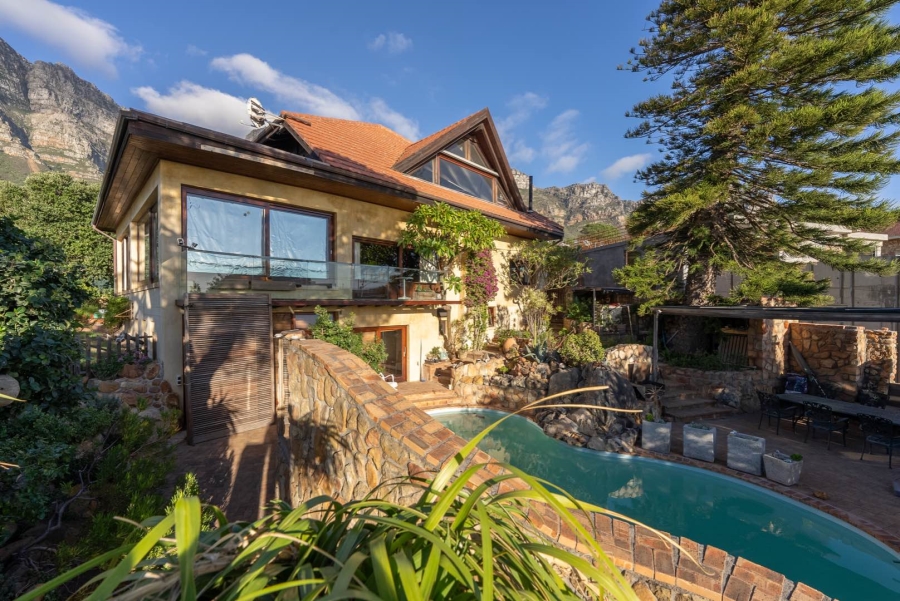 6 Bedroom Property for Sale in Camps Bay Western Cape